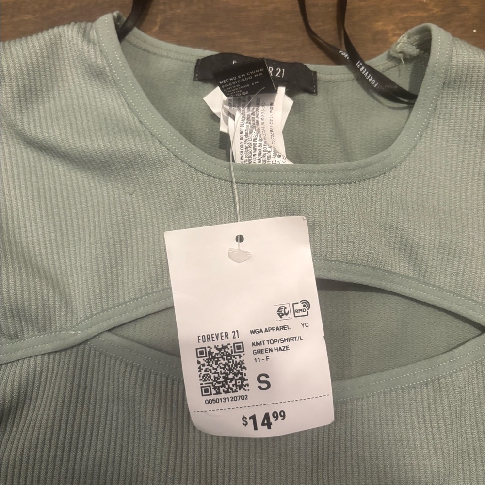Never worn! Side small green top from forever 21 - Picture 2 of 3
